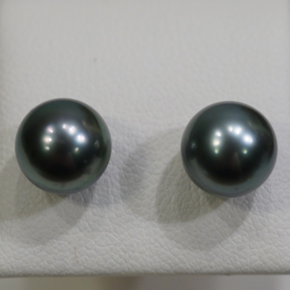 Jewelry - 14KW Gold & Genuine Tahitian Pearl Stud Earrings